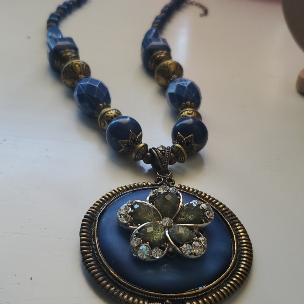 Flower necklace